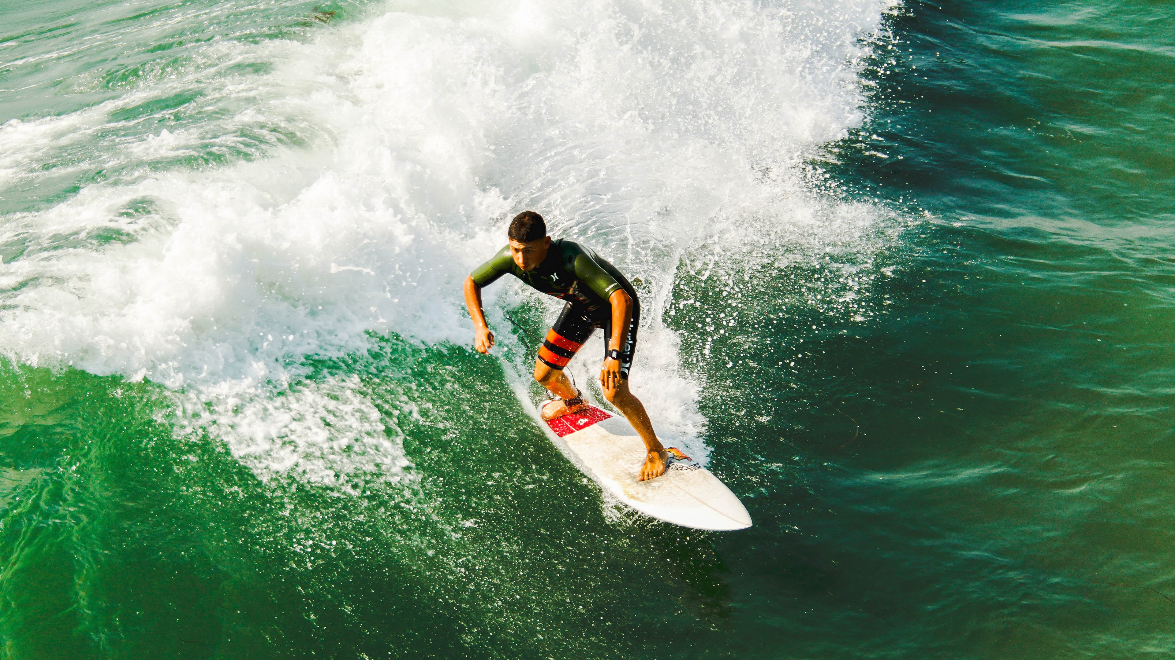校园足球逐步融入人工智能辅助系统分析训练数据，校园足球育人功能